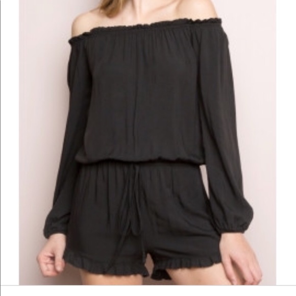 Brandy Melville Gabriella Romper - Picture 3 of 5